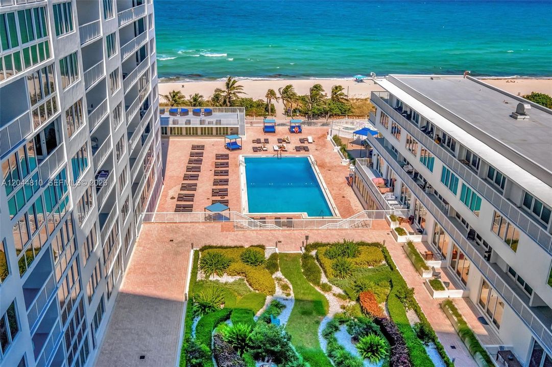 For Rent: $3,150 (1 beds, 1 baths, 980 Square Feet)