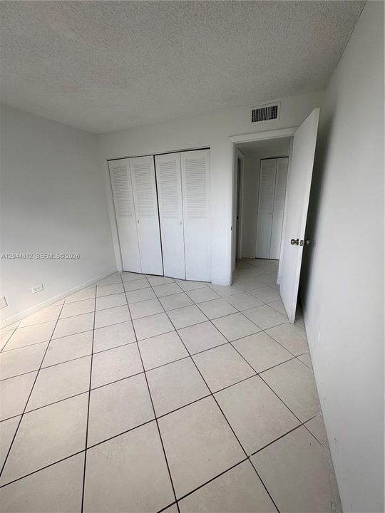 For Rent: $2,200 (2 beds, 2 baths, 952 Square Feet)
