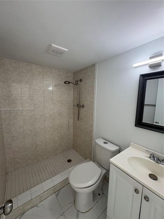 For Rent: $2,200 (2 beds, 2 baths, 952 Square Feet)