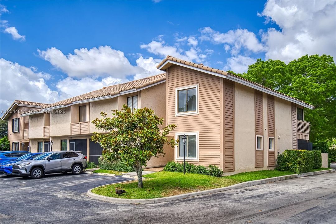 В аренду: $2,980 (3 спален, 3 ванн, 1520 Квадратных фут)