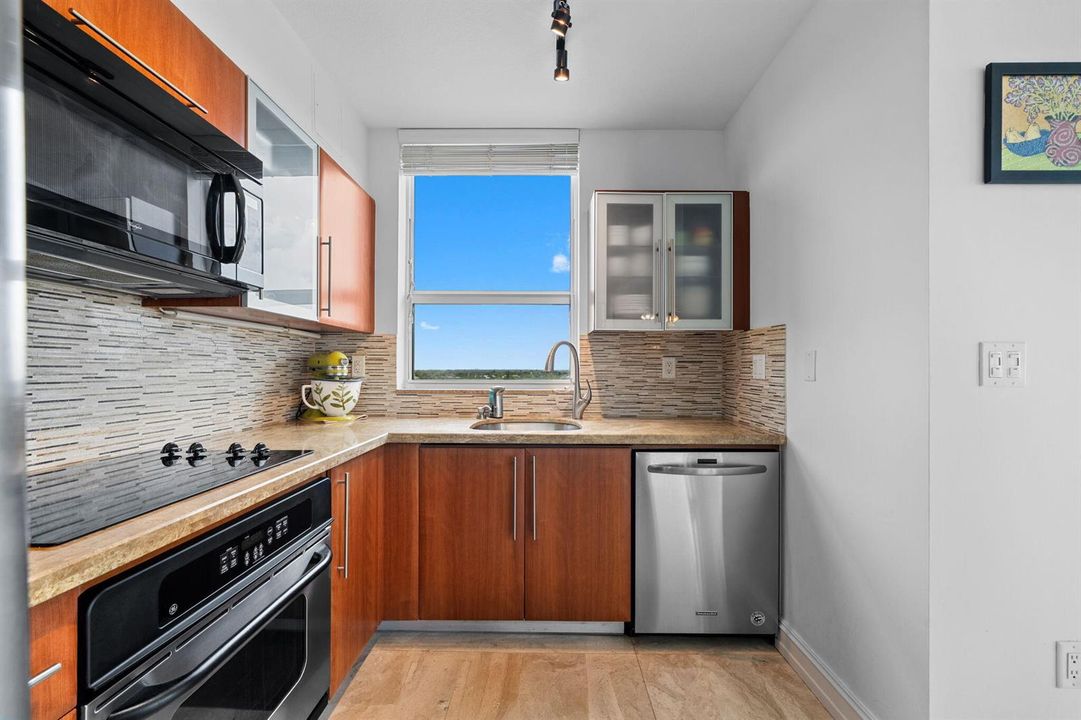 12 Kitchen