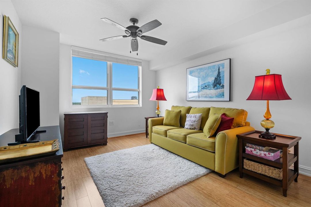 20 Guest Bedroom