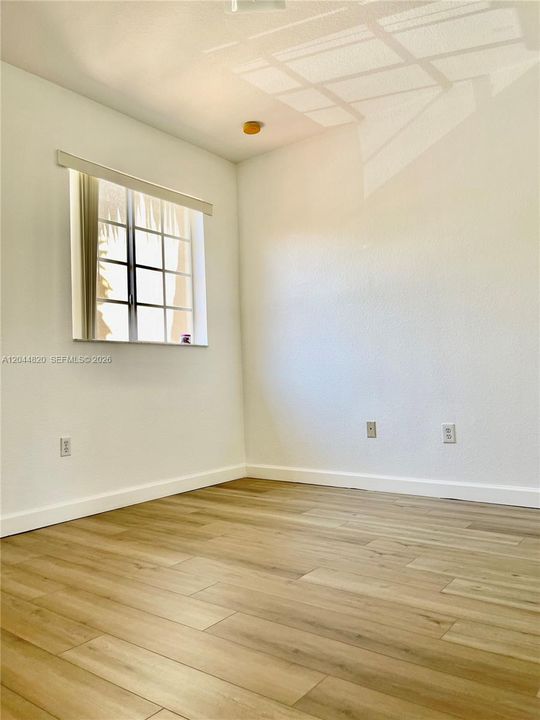 В аренду: $2,800 (3 спален, 2 ванн, 1295 Квадратных фут)