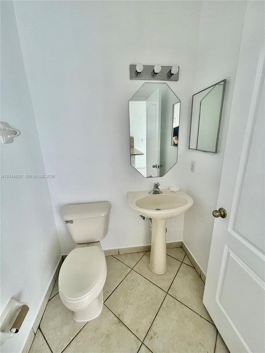 В аренду: $2,800 (3 спален, 2 ванн, 1295 Квадратных фут)