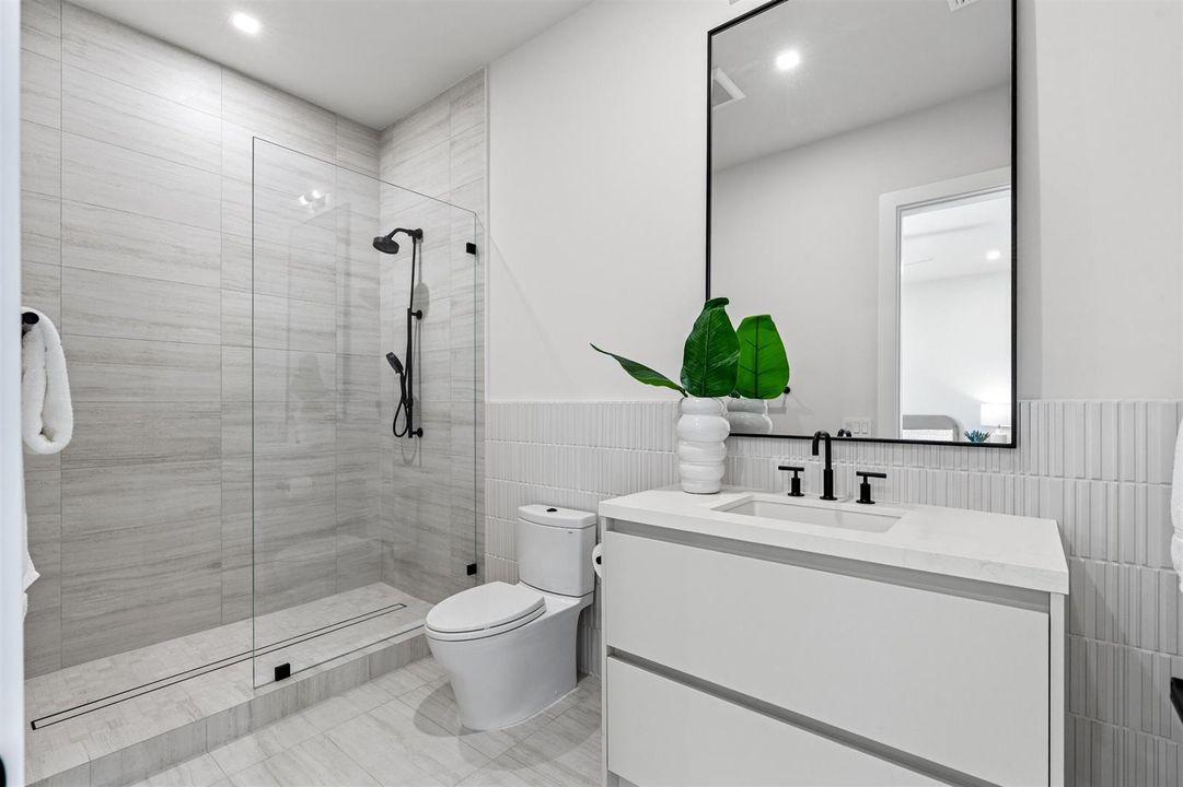 BATHROOM_1
