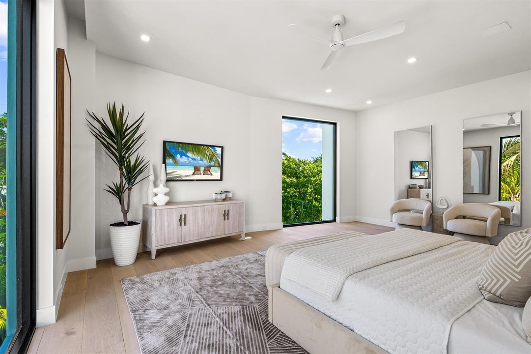 PRIMARY_BEDROOM_ANGLE_RIGHT