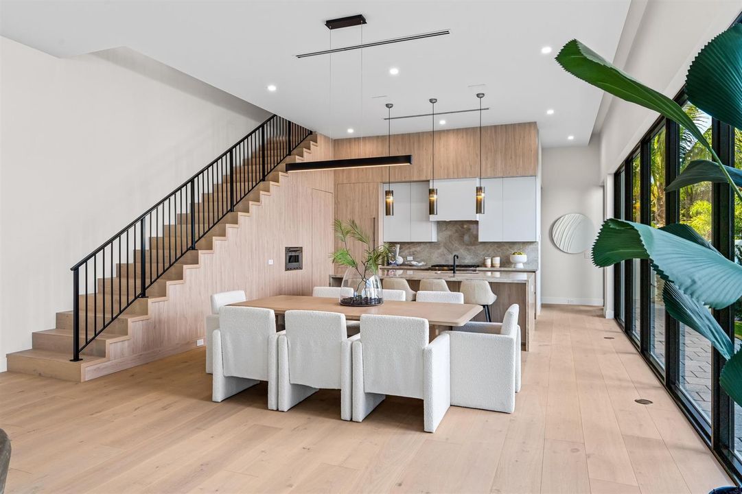 DINING_ROOM_ANGLE