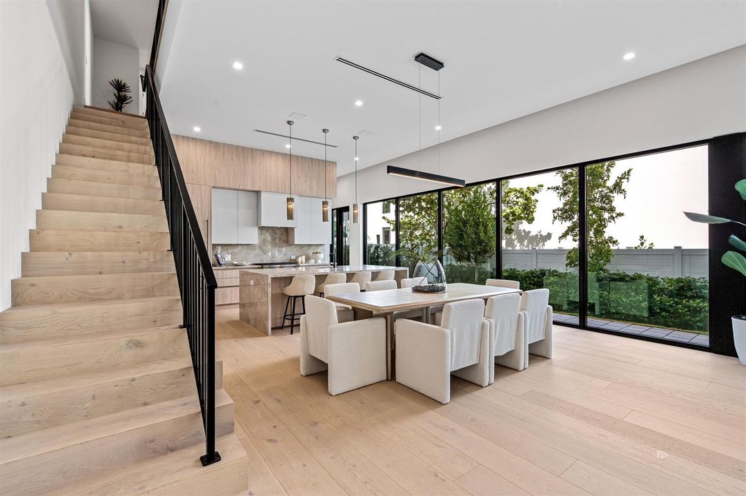 DINING_ROOM_TO_KITCHEN