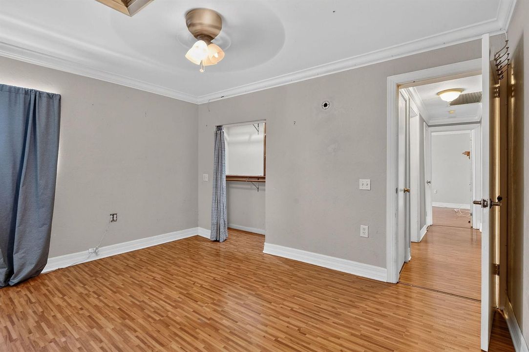 1005SelkirkSt(26)