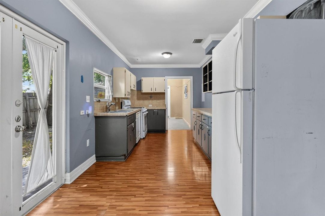 1005SelkirkSt(15)