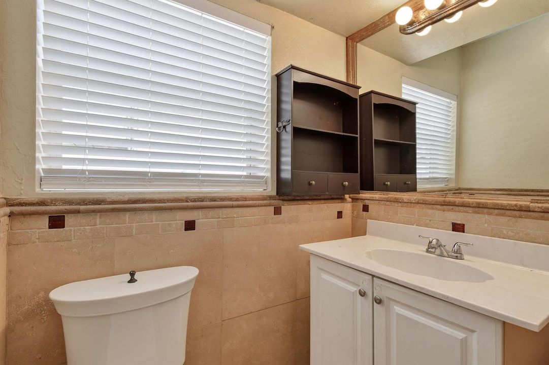 1005SelkirkSt(24)