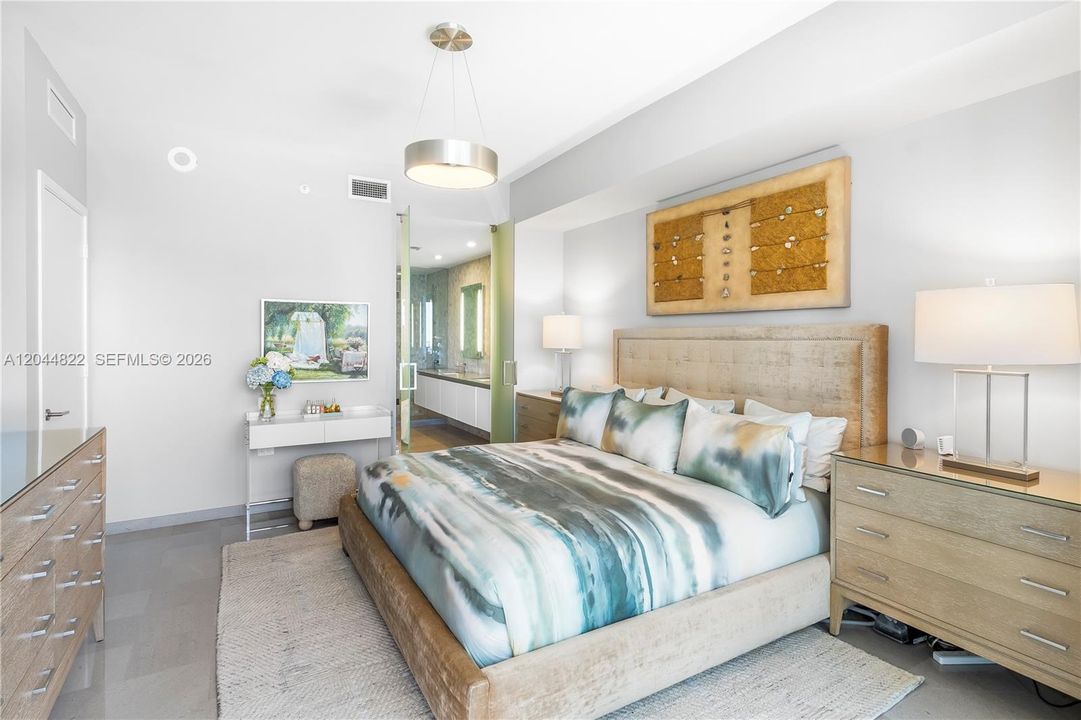 For Rent: $6,300 (2 beds, 2 baths, 1193 Square Feet)