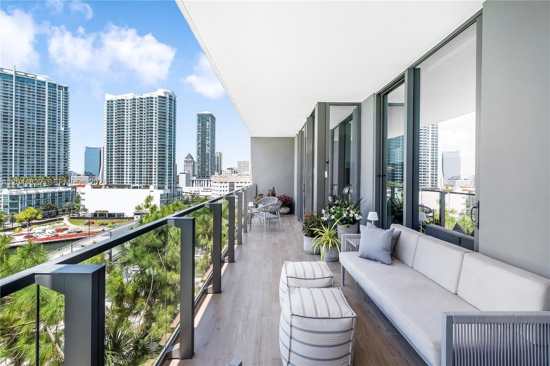 For Rent: $6,300 (2 beds, 2 baths, 1193 Square Feet)