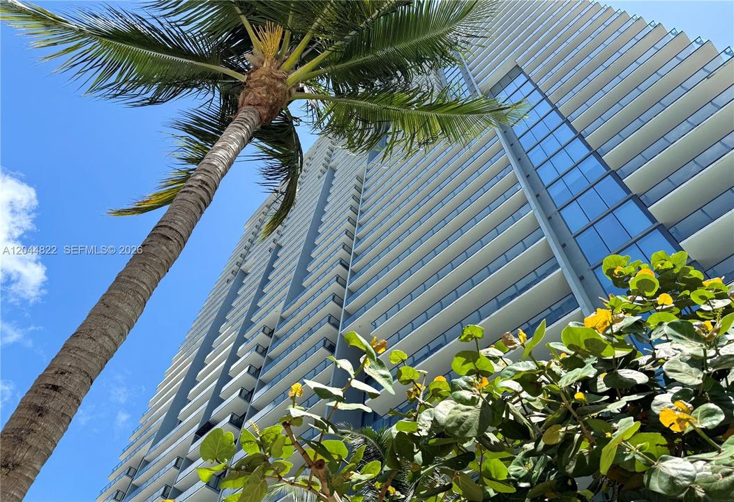 For Rent: $6,300 (2 beds, 2 baths, 1193 Square Feet)
