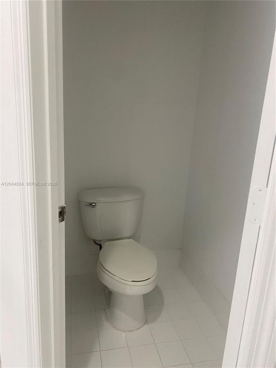 В аренду: $3,900 (3 спален, 2 ванн, 1889 Квадратных фут)
