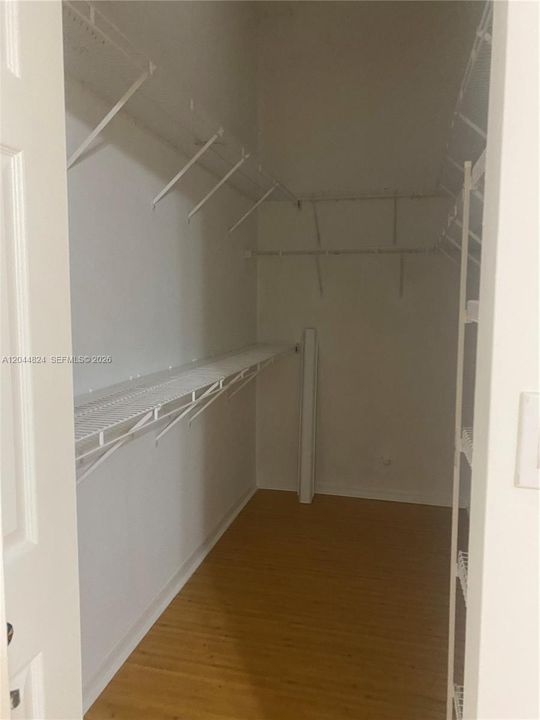 В аренду: $3,900 (3 спален, 2 ванн, 1889 Квадратных фут)