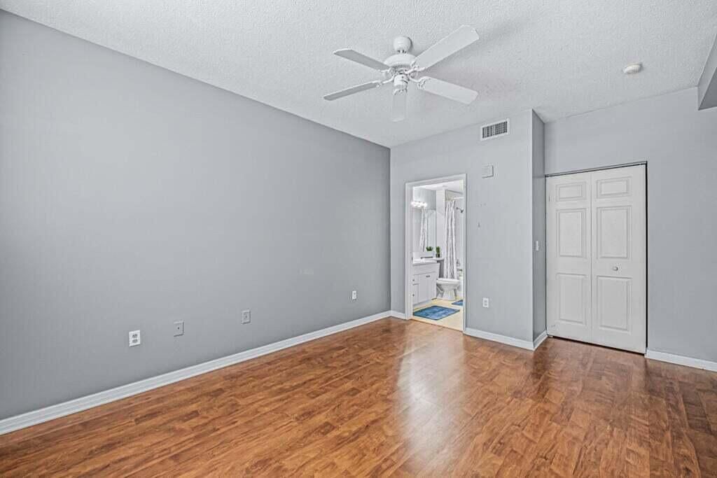 1112 Master Suite #1 - View towards BR a