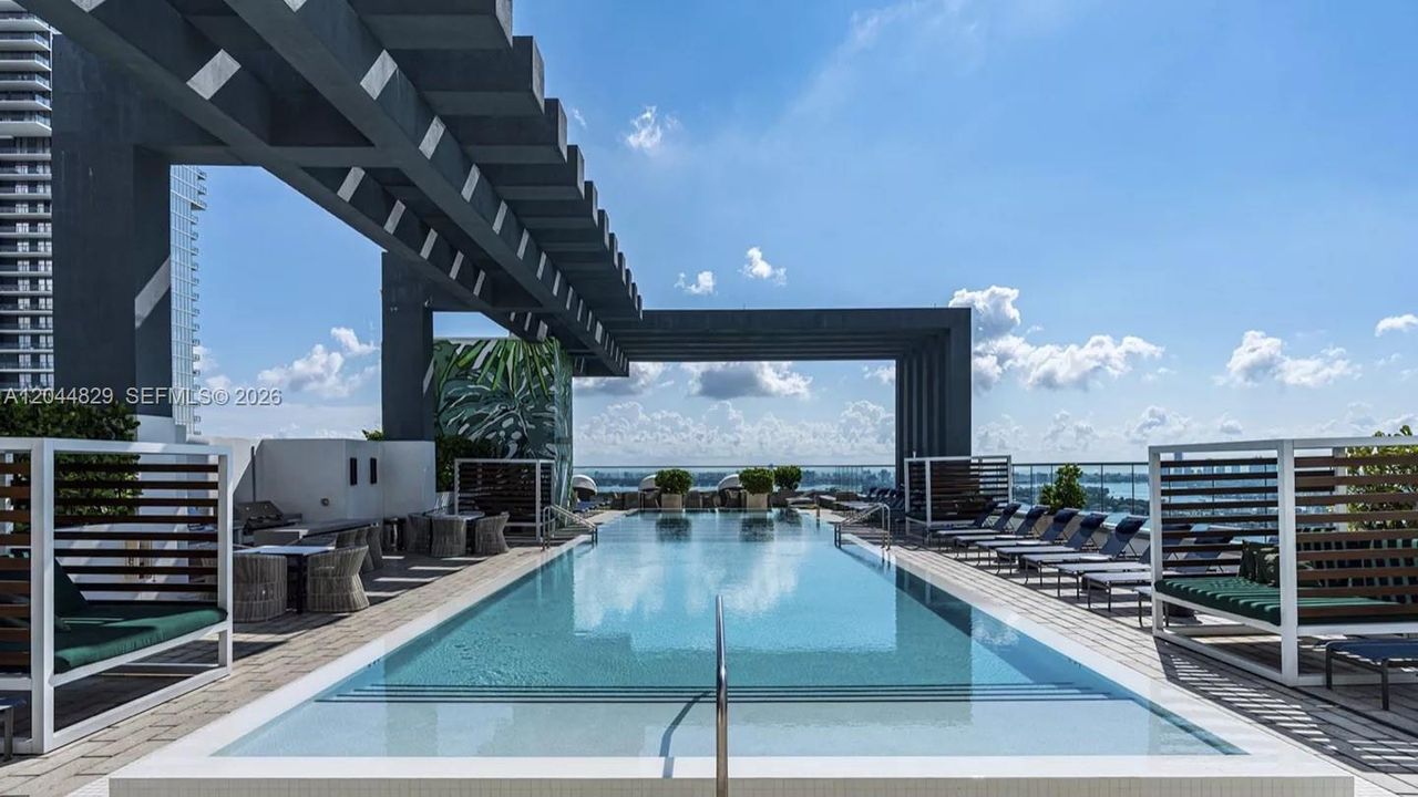 В аренду: $4,690 (2 спален, 2 ванн, 1078 Квадратных фут)