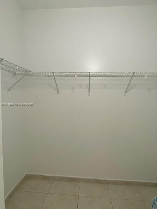 For Rent: $2,400 (2 beds, 2 baths, 910 Square Feet)