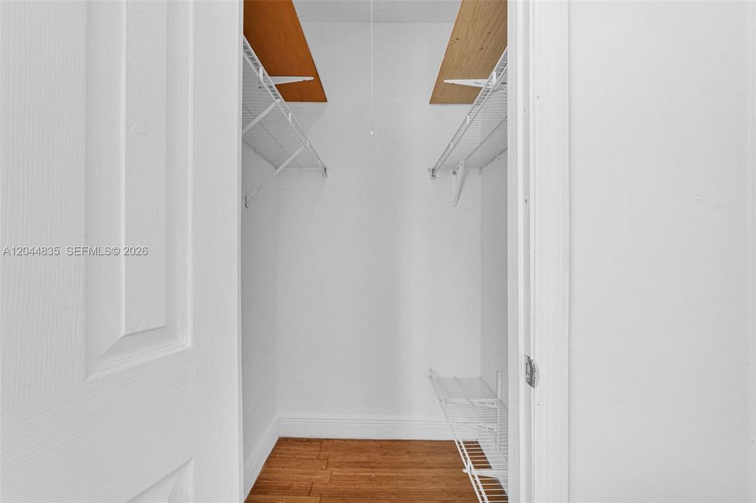 For Rent: $1,875 (1 beds, 1 baths, 632 Square Feet)