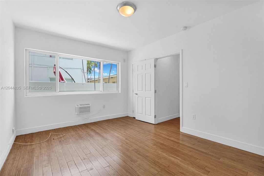 For Rent: $1,875 (1 beds, 1 baths, 632 Square Feet)