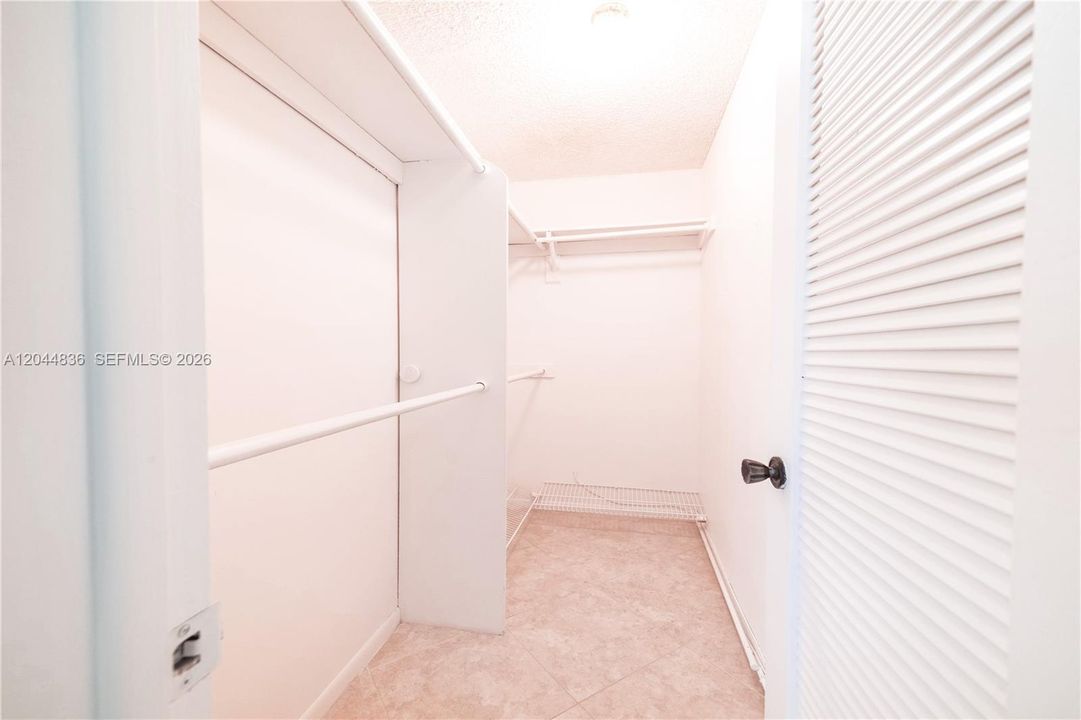 En Venta: $113,900 (2 camas, 2 baños, 907 Pies cuadrados)
