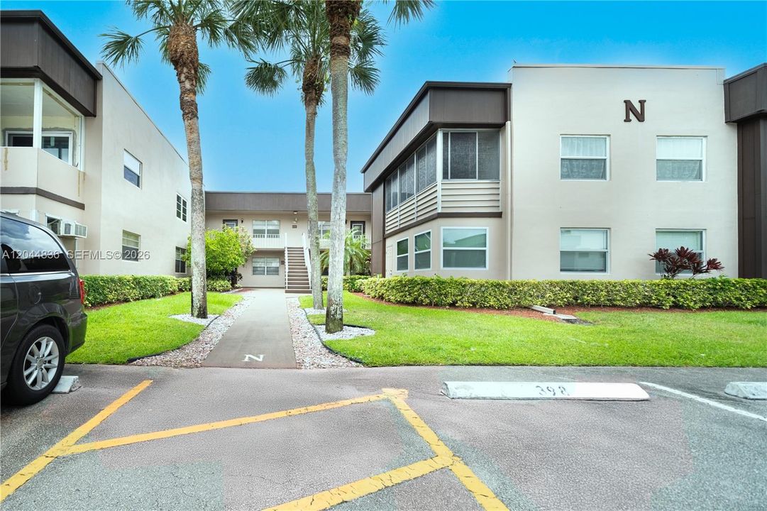 En Venta: $113,900 (2 camas, 2 baños, 907 Pies cuadrados)