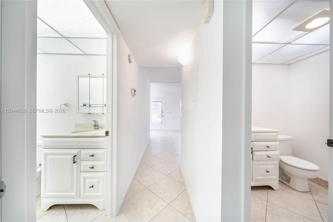 En Venta: $113,900 (2 camas, 2 baños, 907 Pies cuadrados)