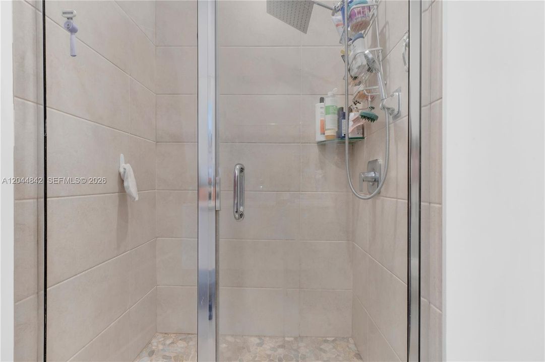 На продажу: $440,000 (2 спален, 2 ванн, 1135 Квадратных фут)