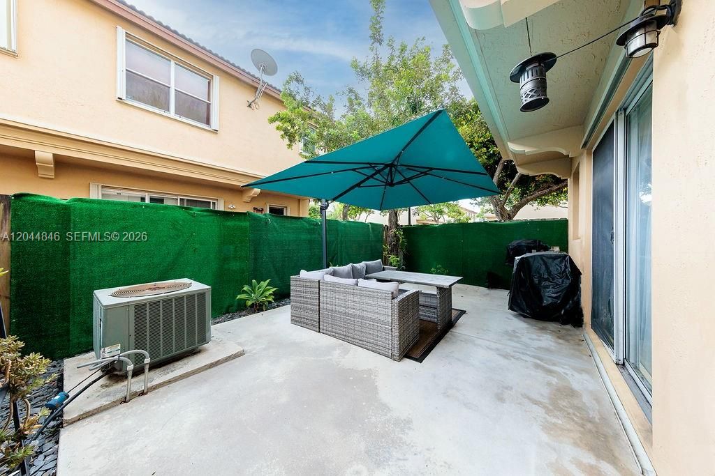 For Sale: $541,900 (3 beds, 2 baths, 1733 Square Feet)