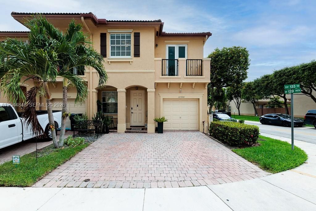 For Sale: $541,900 (3 beds, 2 baths, 1733 Square Feet)