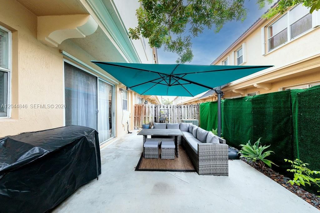 For Sale: $541,900 (3 beds, 2 baths, 1733 Square Feet)