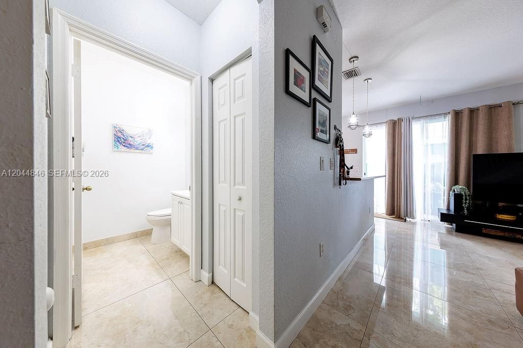 For Sale: $541,900 (3 beds, 2 baths, 1733 Square Feet)