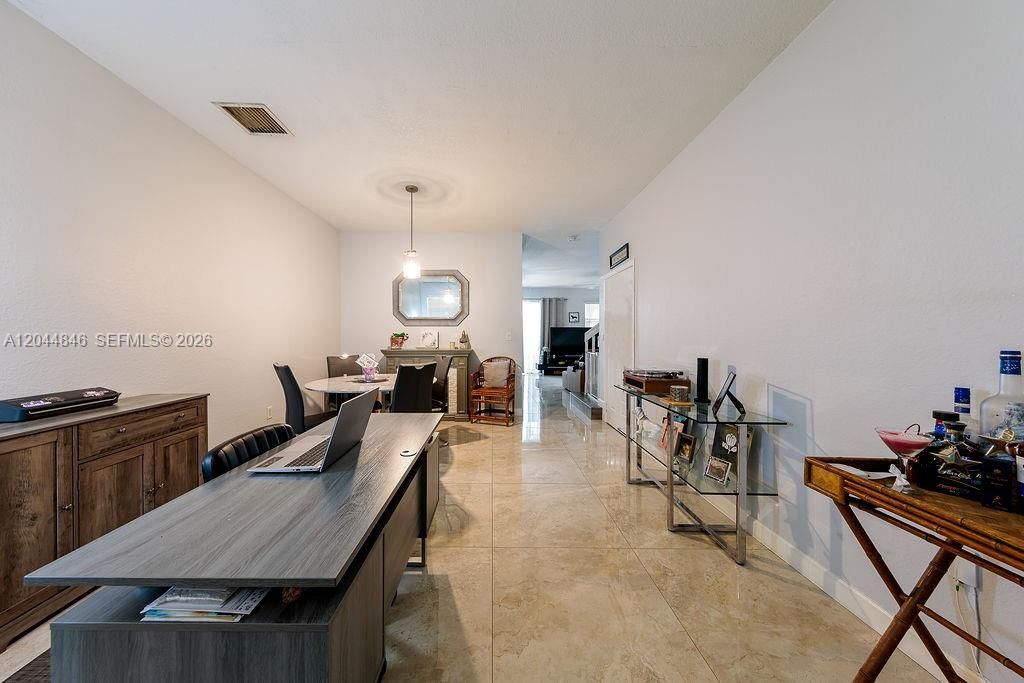 For Sale: $541,900 (3 beds, 2 baths, 1733 Square Feet)