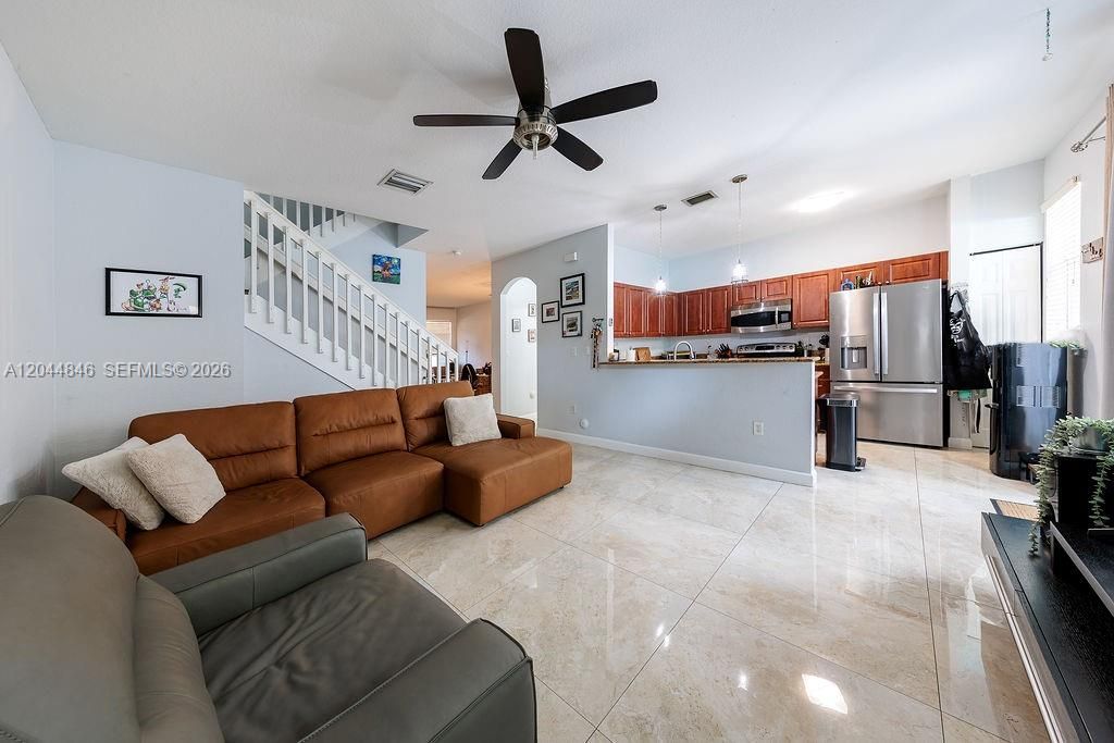 For Sale: $541,900 (3 beds, 2 baths, 1733 Square Feet)