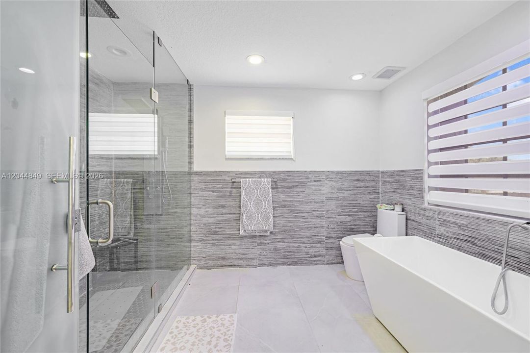 For Sale: $759,000 (4 beds, 2 baths, 2716 Square Feet)