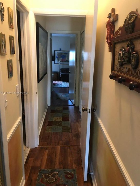 For Rent: $3,400 (2 beds, 2 baths, 966 Square Feet)