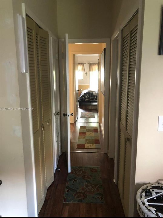 For Rent: $3,400 (2 beds, 2 baths, 966 Square Feet)