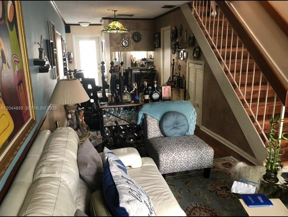 For Rent: $3,400 (2 beds, 2 baths, 966 Square Feet)