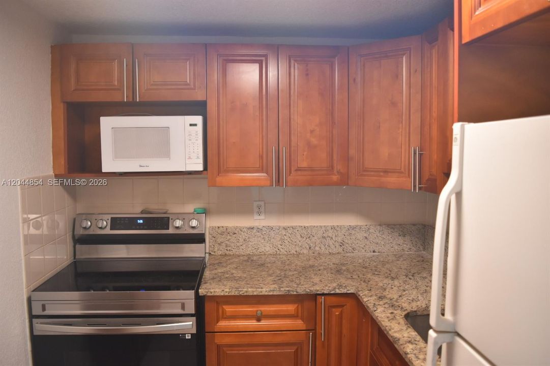 For Rent: $1,750 (1 beds, 1 baths, 600 Square Feet)