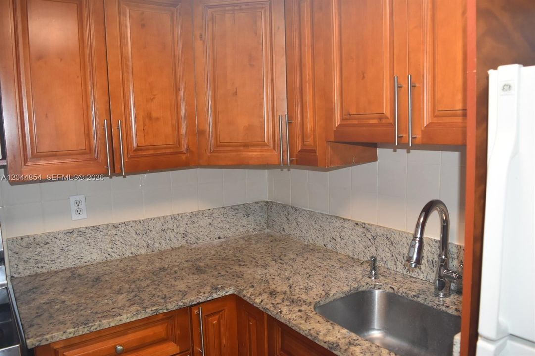 For Rent: $1,750 (1 beds, 1 baths, 600 Square Feet)