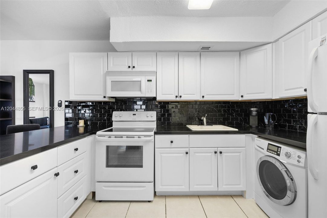 В аренду: $2,450 (1 спален, 1 ванн, 625 Квадратных фут)