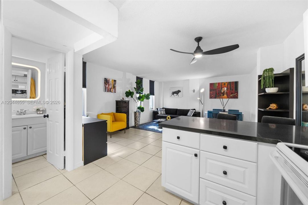 В аренду: $2,450 (1 спален, 1 ванн, 625 Квадратных фут)