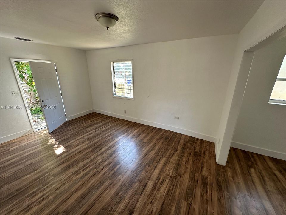 В аренду: $2,650 (2 спален, 2 ванн, 820 Квадратных фут)