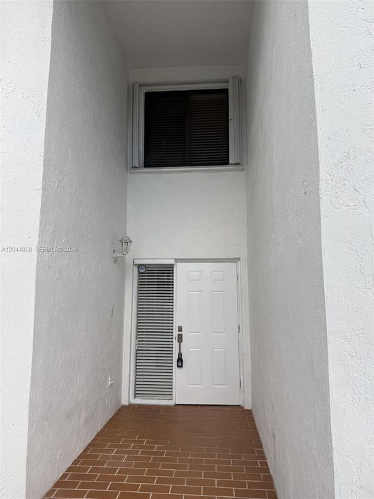 В аренду: $2,350 (2 спален, 2 ванн, 1220 Квадратных фут)