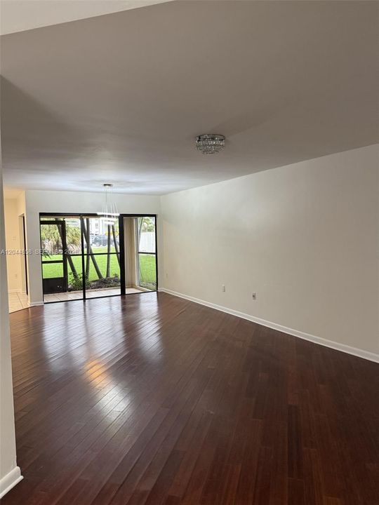 В аренду: $2,350 (2 спален, 2 ванн, 1220 Квадратных фут)