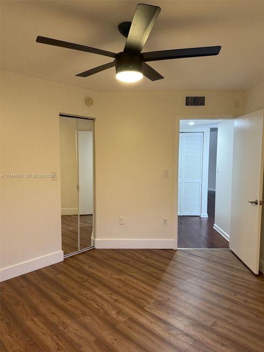 В аренду: $2,350 (2 спален, 2 ванн, 1220 Квадратных фут)