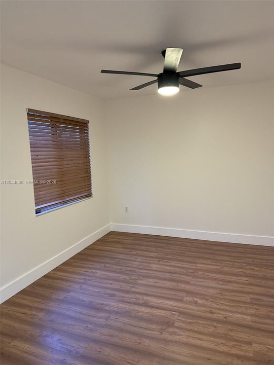 В аренду: $2,350 (2 спален, 2 ванн, 1220 Квадратных фут)