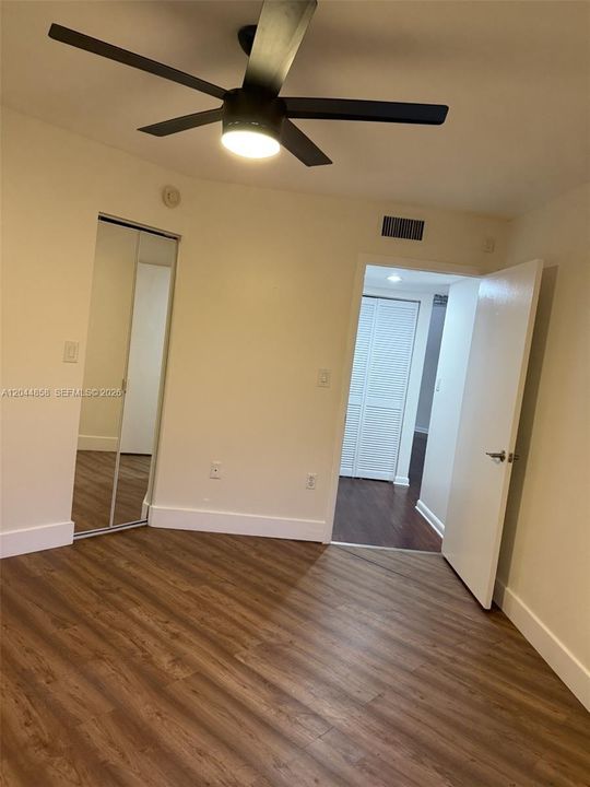 В аренду: $2,350 (2 спален, 2 ванн, 1220 Квадратных фут)