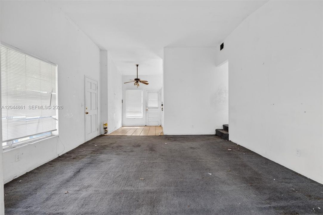 For Sale: $475,000 (3 beds, 2 baths, 1594 Square Feet)